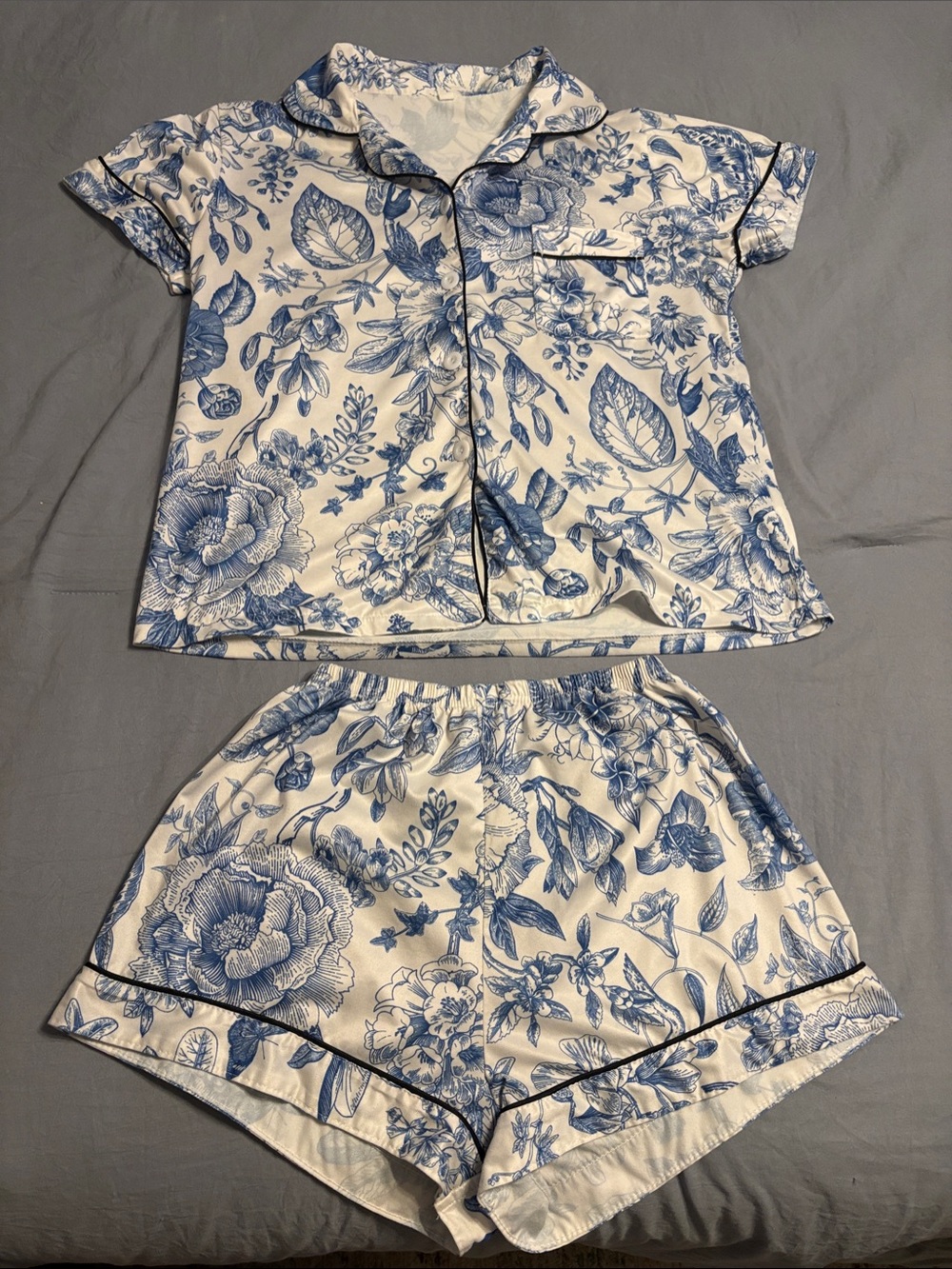 Amazon Blue & White Floral Short Pajama Set